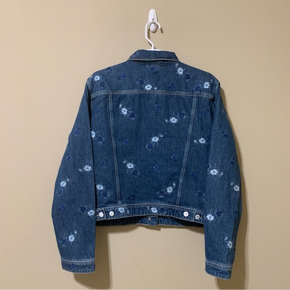 Guess “Doria” Light Wash Denim Jacket-Size XL NWT - Picture 5 of 12